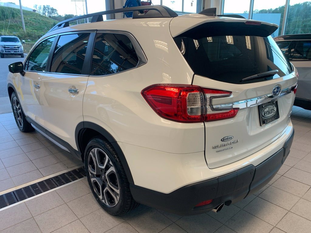 Used 2023 Subaru Ascent Touring AWD/4WD image 14