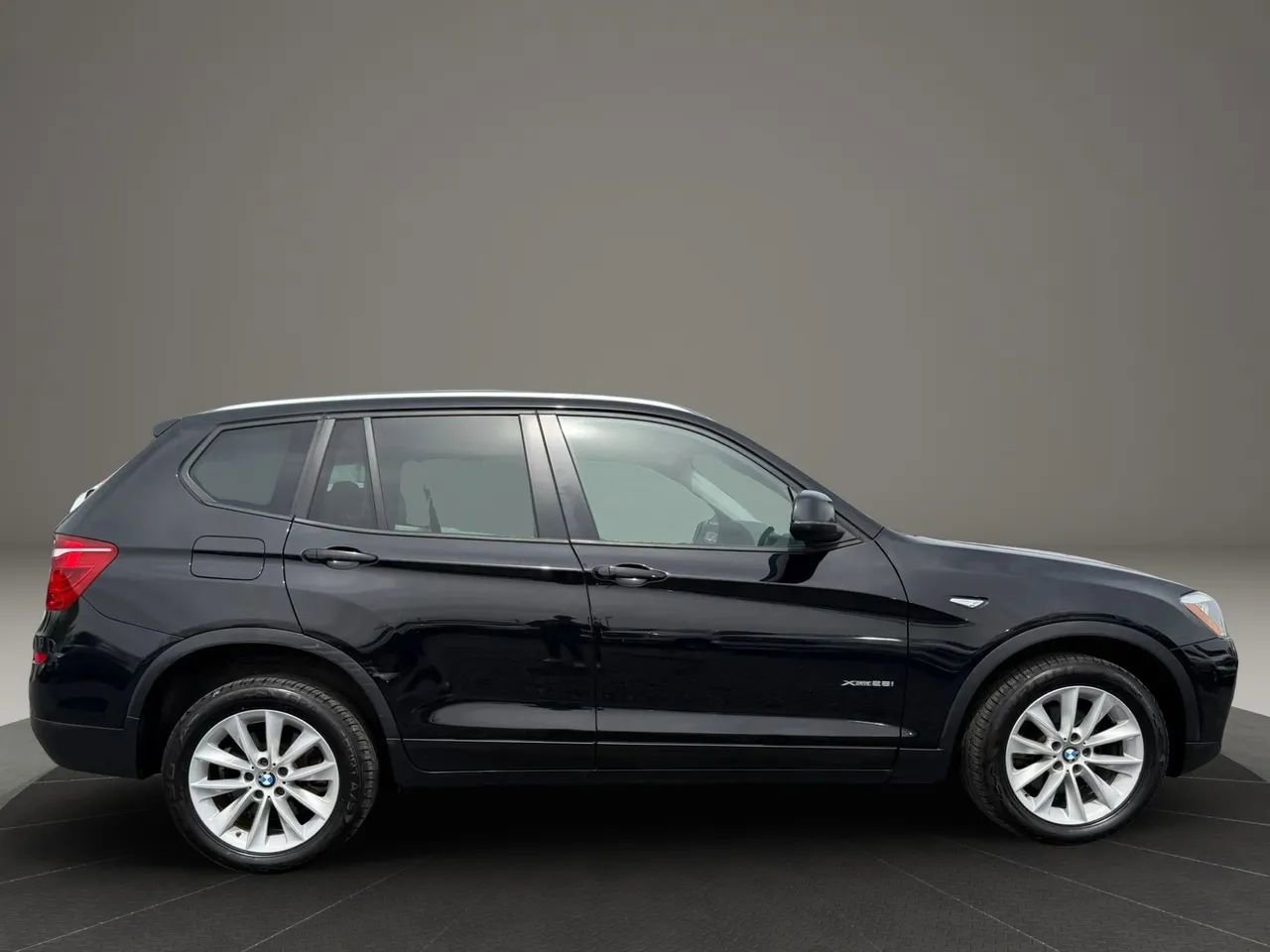 Used 2017 BMW X3 xDrive28i AWD/4WD image 4