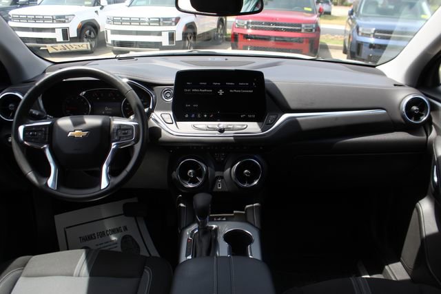 Used 2024 Chevrolet Blazer LT w/ Convenience Package FWD image 12