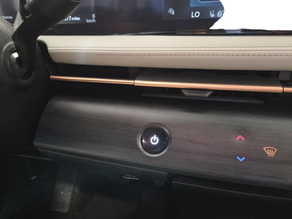 Used 2023 Nissan Ariya AWD image 19