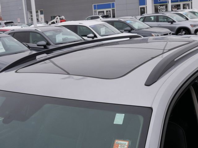 Certified 2022 Volkswagen Atlas SE w/ Panoramic Sunroof Package image 11
