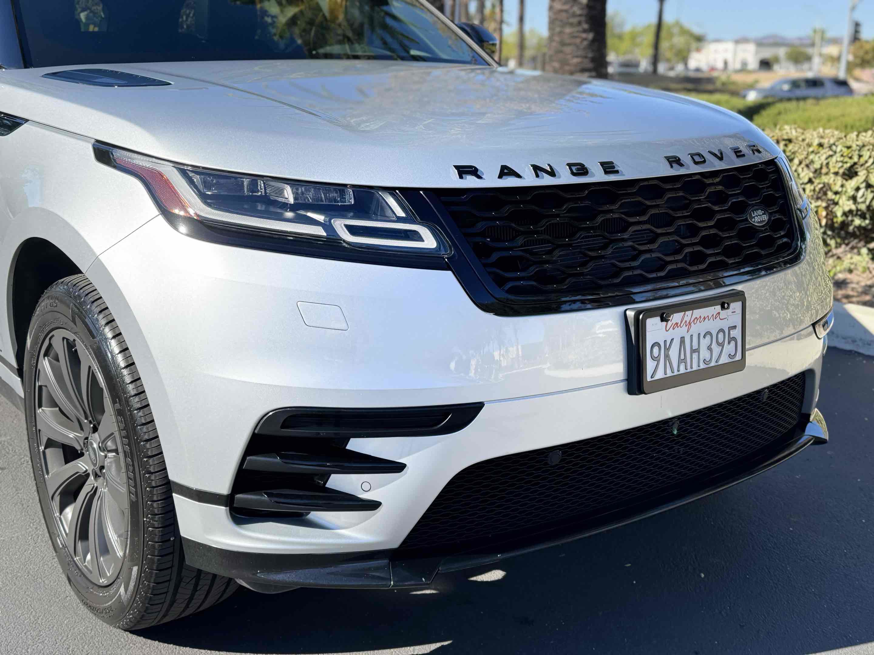 Used 2020 Land Rover Range Rover Velar R-Dynamic S image 41