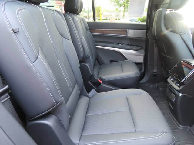 Certified 2026 Cadillac Vistiq Sport w/ LPO, Floor Liner Package AWD/4WD image 39