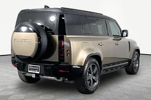Used 2025 Land Rover Defender 110 X-Dynamic SE AWD/4WD image 6