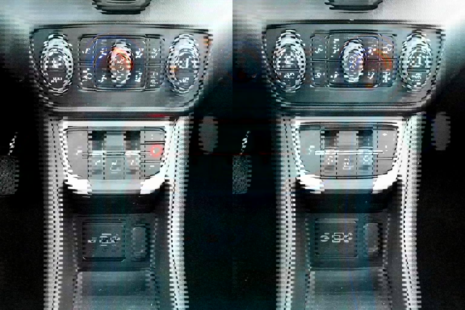 Used 2022 GMC Terrain SLE w/ Driver Convenience Package image 16