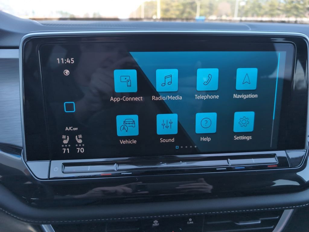 Used 2025 Volkswagen Atlas Cross Sport SE image 20