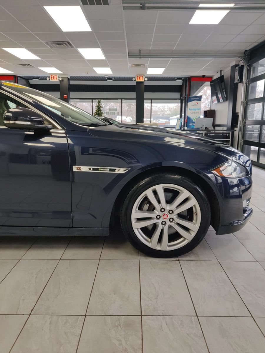 Used 2016 Jaguar XJ AWD/4WD image 9