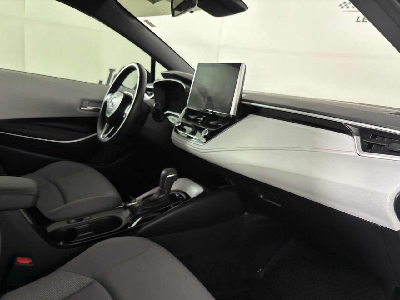 Used 2025 Toyota Corolla FX w/ Convenience Package FWD image 29