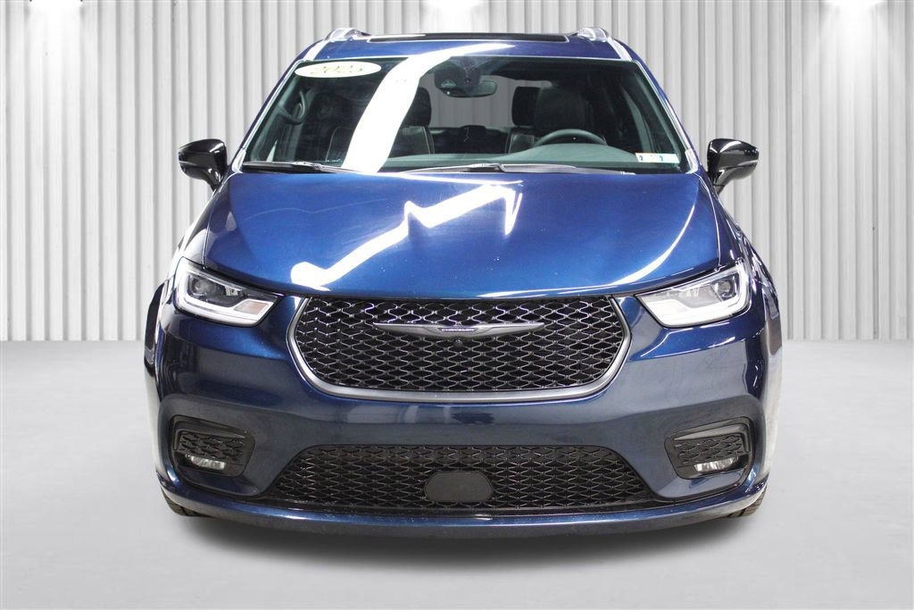Used 2025 Chrysler Pacifica Limited image 49
