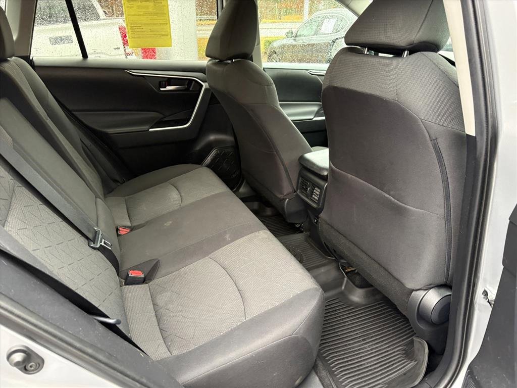 Used 2021 Toyota RAV4 XLE image 20