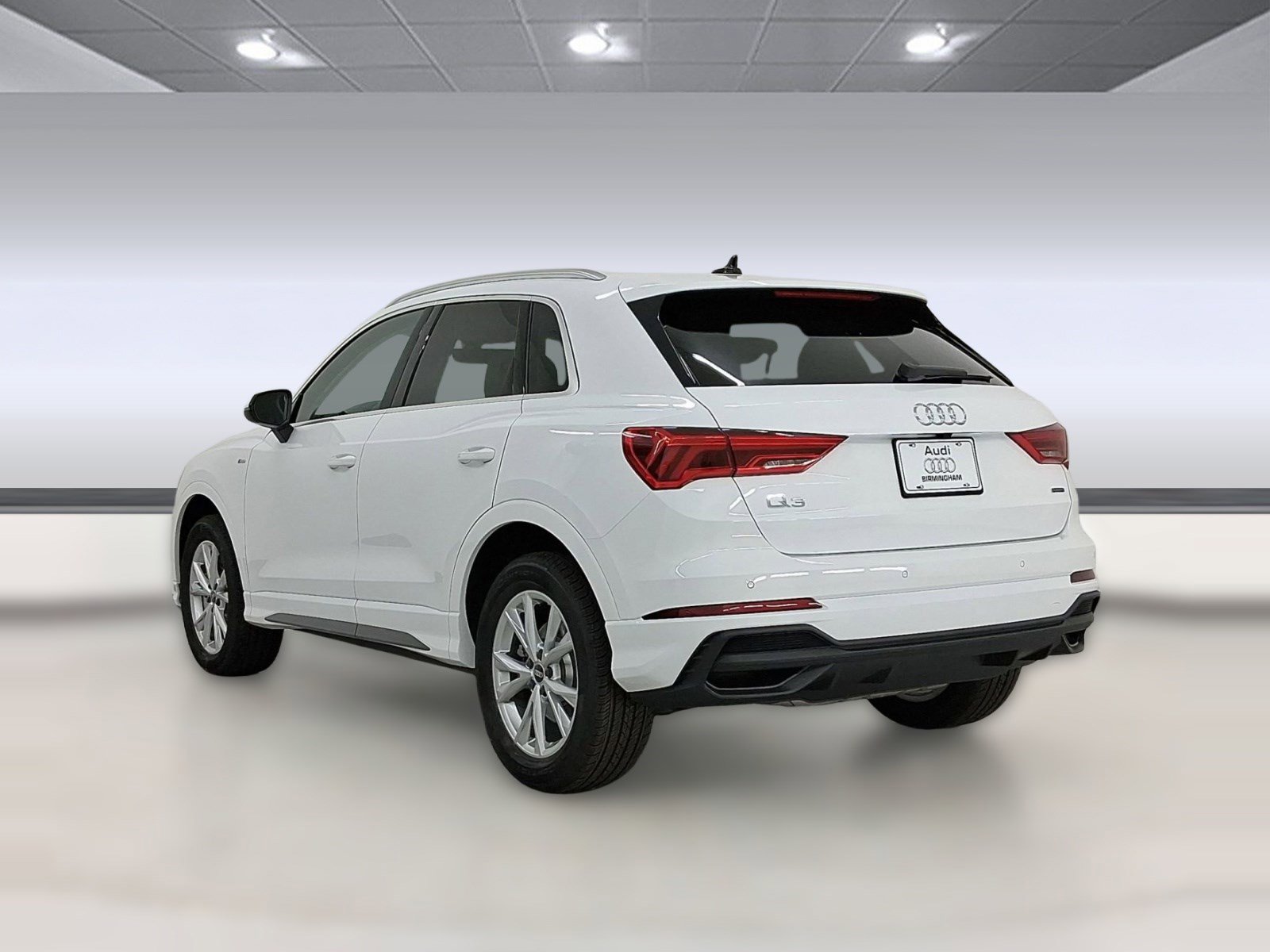 Used 2025 Audi Q3 2.0T Premium w/ Convenience Package image 3