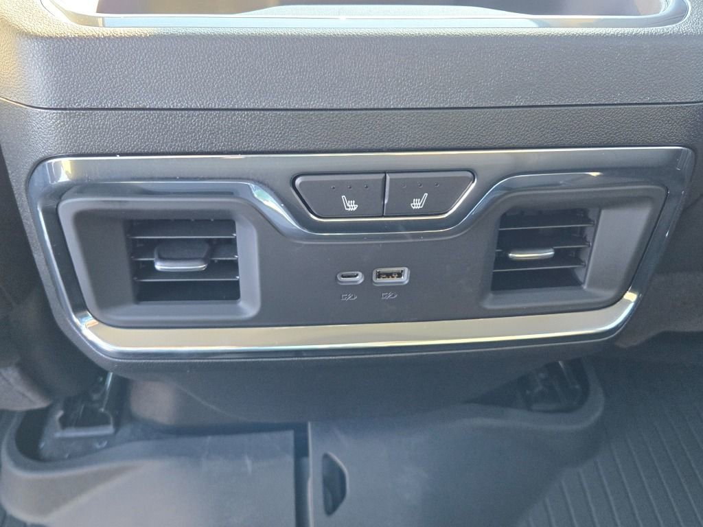 New 2026 Chevrolet Silverado 1500 LTZ w/ LTZ Premium Package image 16