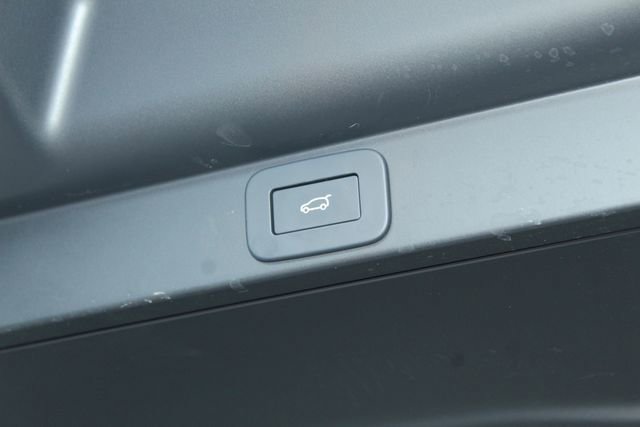 Used 2023 Land Rover Range Rover SE image 13