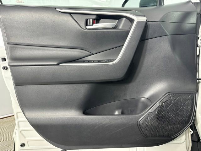 Used 2021 Toyota RAV4 XLE w/ Convenience Package AWD/4WD image 22