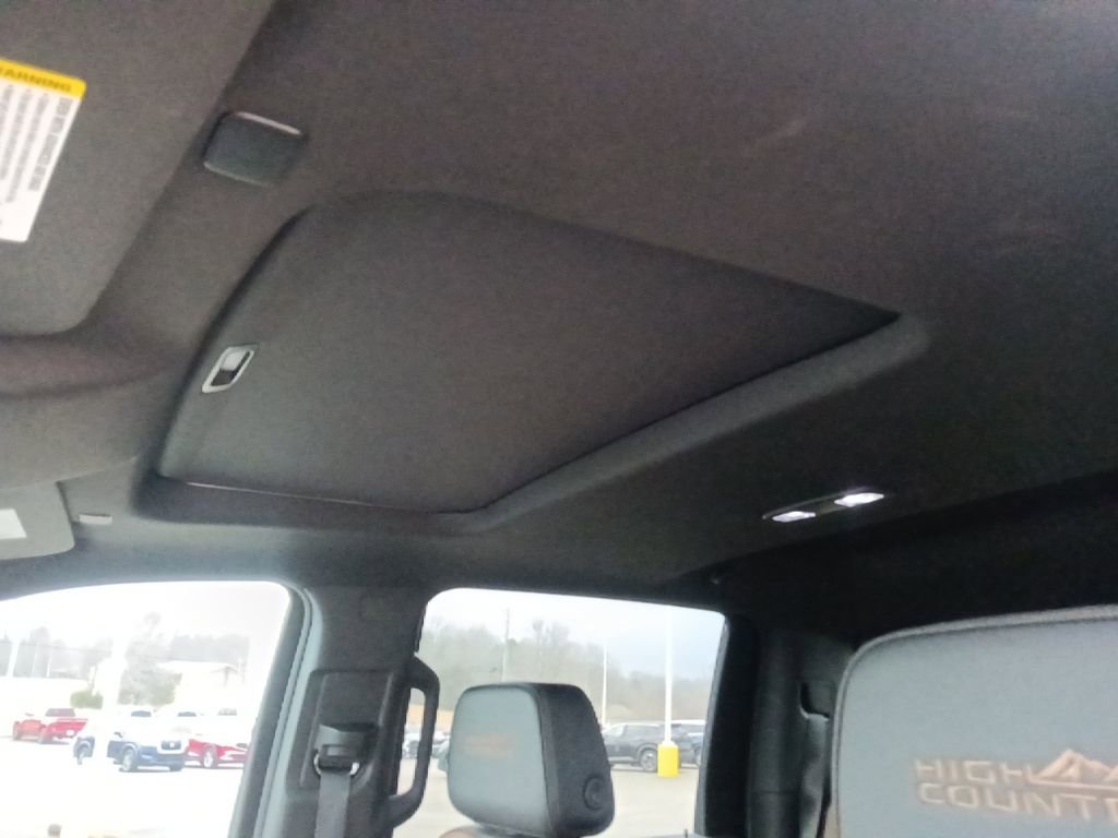 Used 2024 Chevrolet Silverado 2500 High Country w/ High Country Premium Package image 14