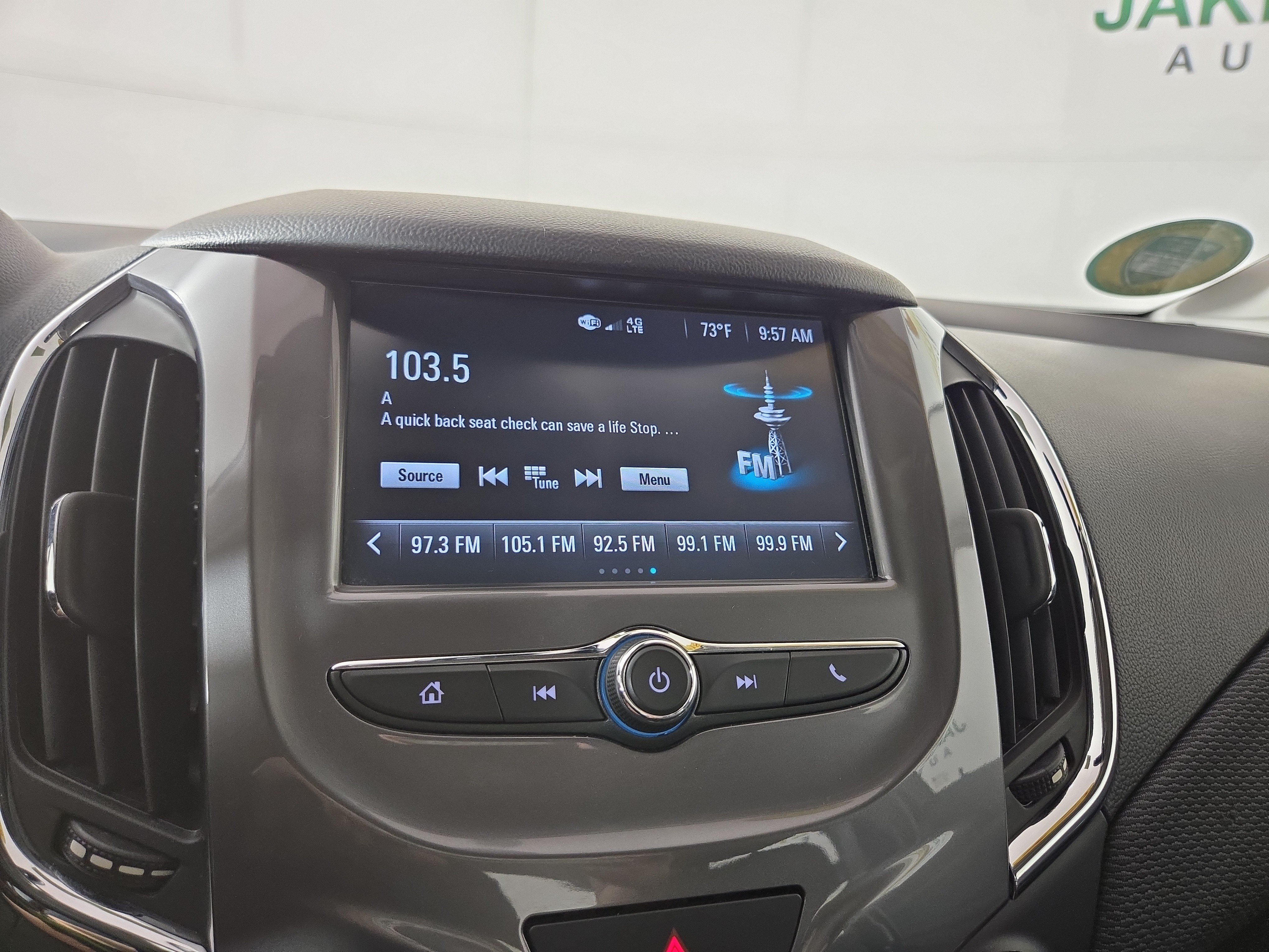 Used 2018 Chevrolet Cruze LT FWD image 19