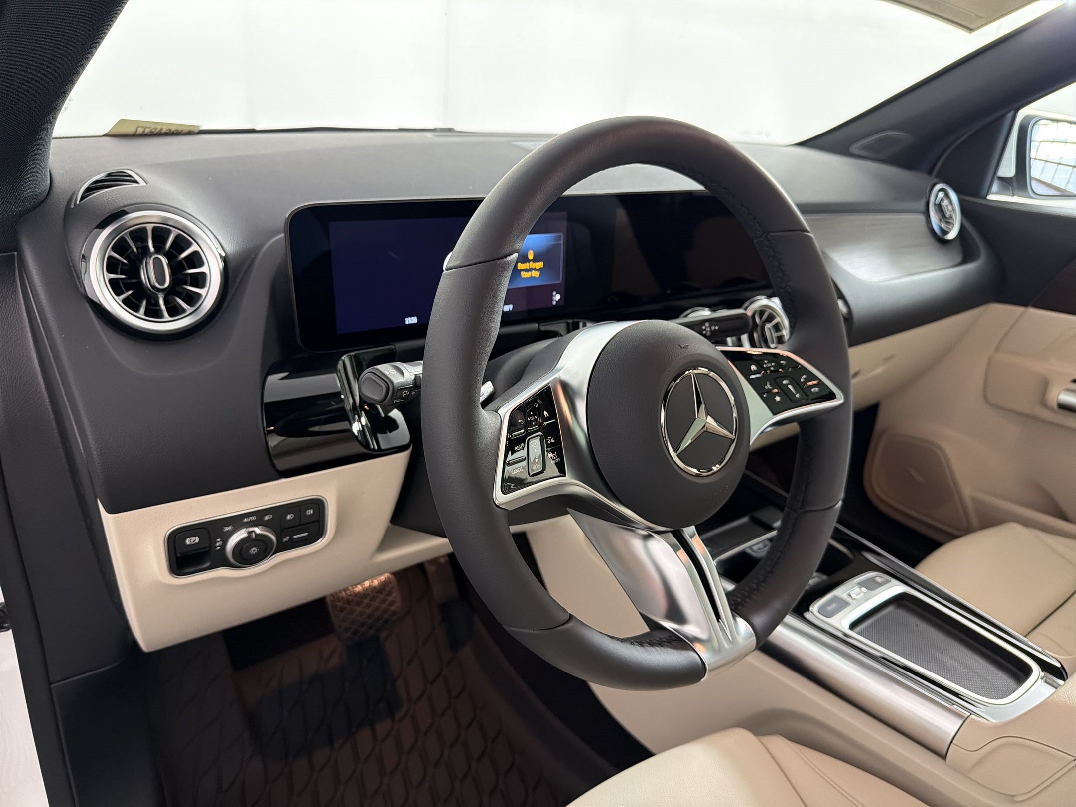 Used 2026 Mercedes-Benz GLA 250 4MATIC image 4