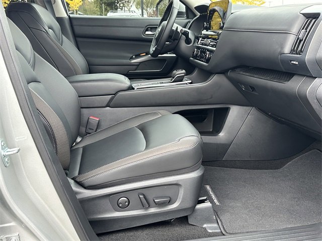 Certified 2025 Nissan Pathfinder SL w/ SL Premium Package image 14
