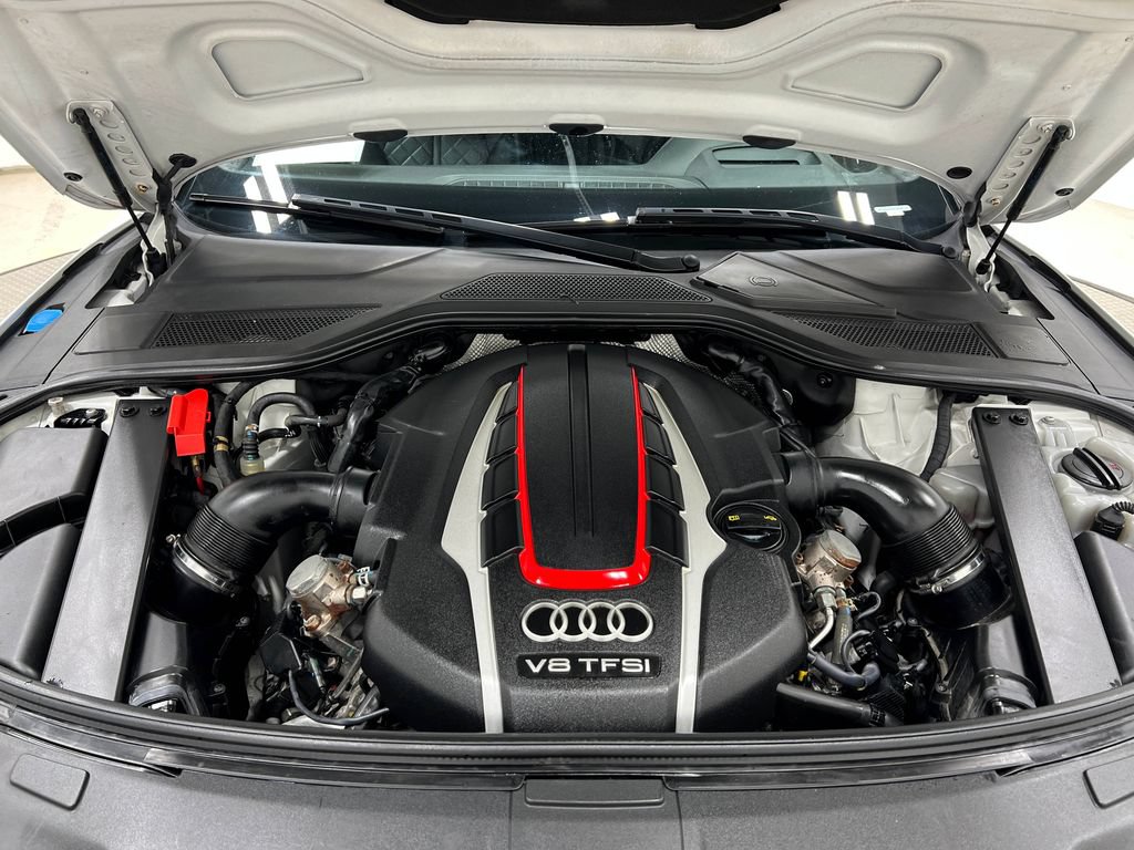 Used 2015 Audi S8 AWD/4WD image 29