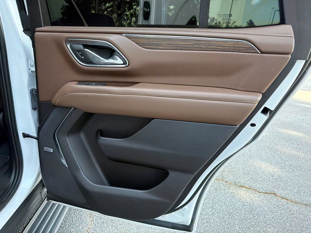 Used 2024 Chevrolet Tahoe High Country AWD/4WD image 16