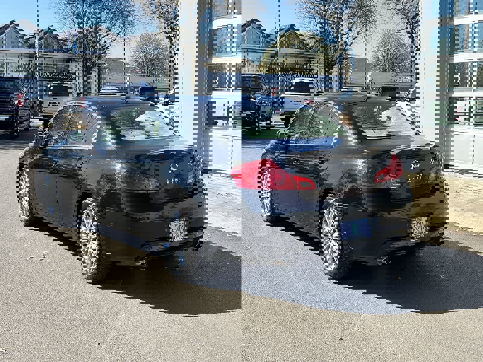 Used 2008 INFINITI G35 x Sedan w/ Premium Pkg image 3