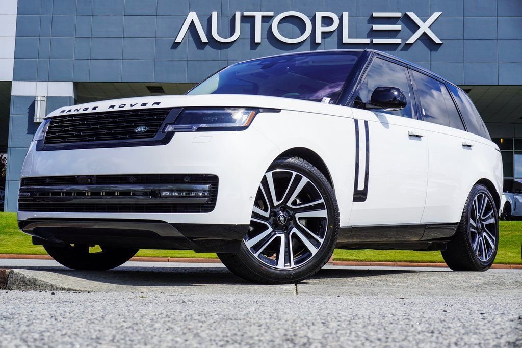 Used 2023 Land Rover Range Rover SE image 1