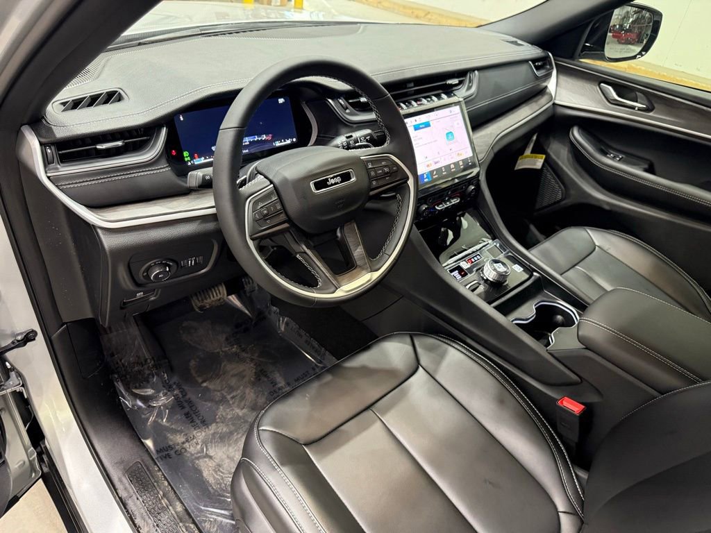 New 2025 Jeep Grand Cherokee Limited image 25
