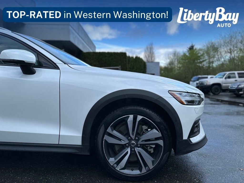 Used 2025 Volvo V60 B5 Cross Country Plus AWD/4WD image 5