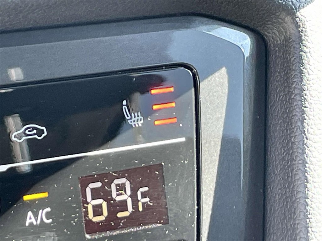 Certified 2022 Volkswagen Tiguan SE image 28