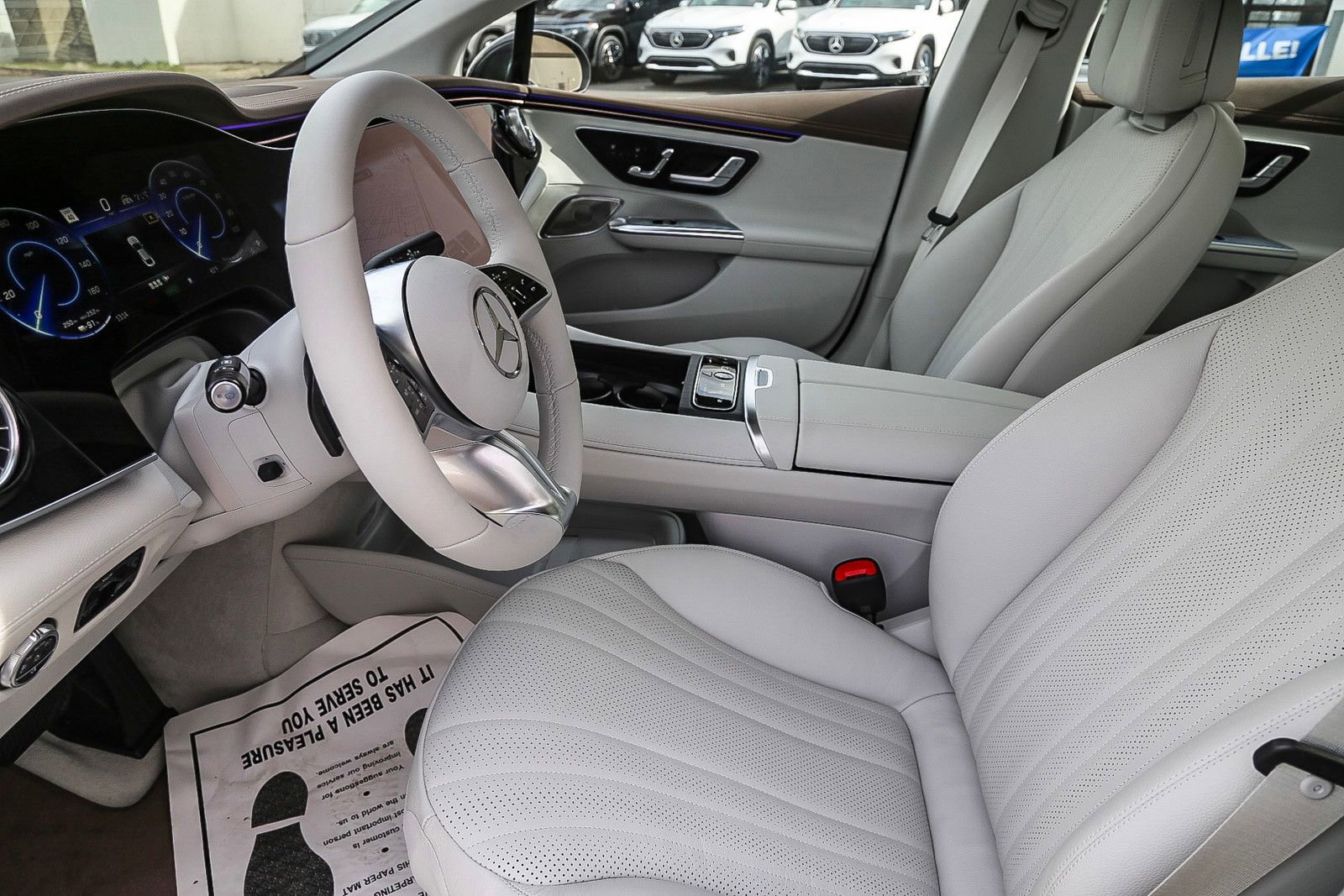 New 2024 Mercedes-Benz EQE 500 4MATIC Sedan image 15