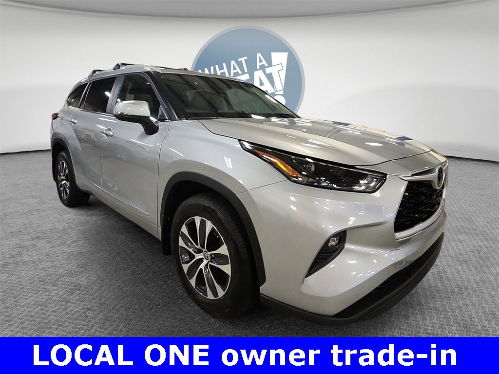 Used 2023 Toyota Highlander XLE image 1