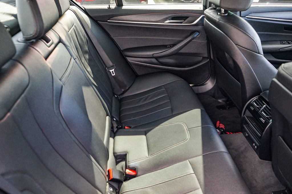 Used 2022 BMW 530i w/ Convenience Package image 19