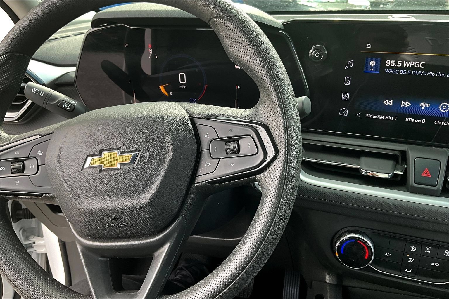 Used 2024 Chevrolet TrailBlazer LS FWD image 13
