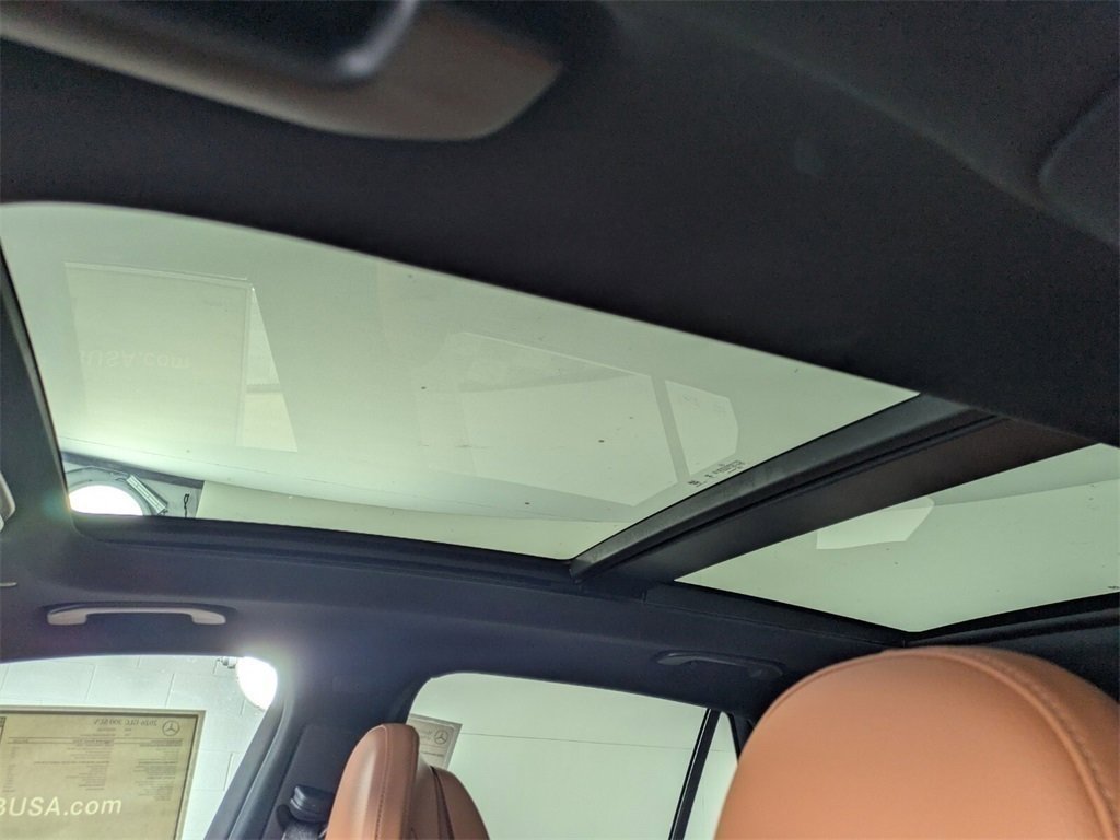 New 2026 Mercedes-Benz GLC 300 image 9