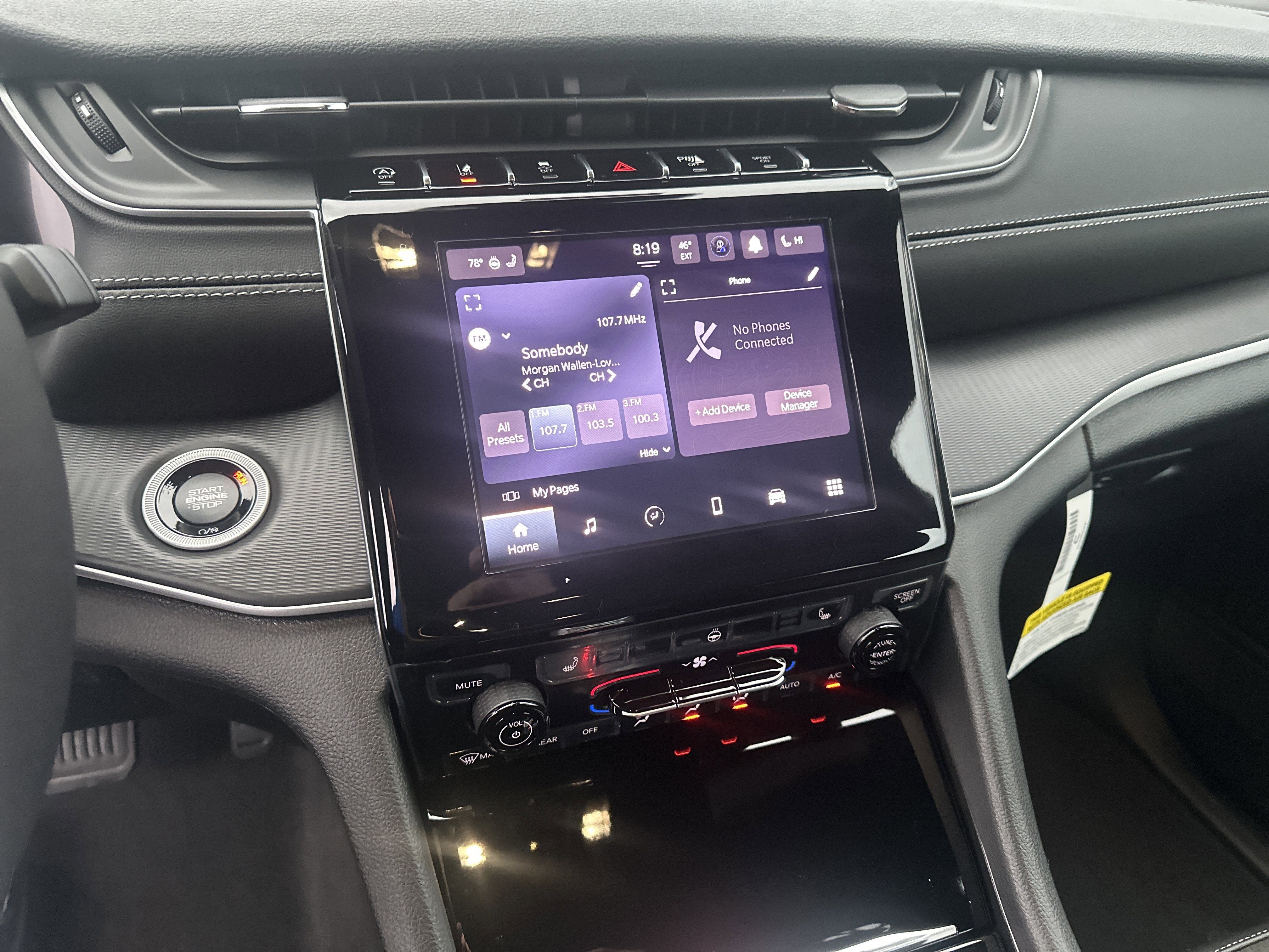 New 2025 Jeep Grand Cherokee Altitude AWD/4WD image 33