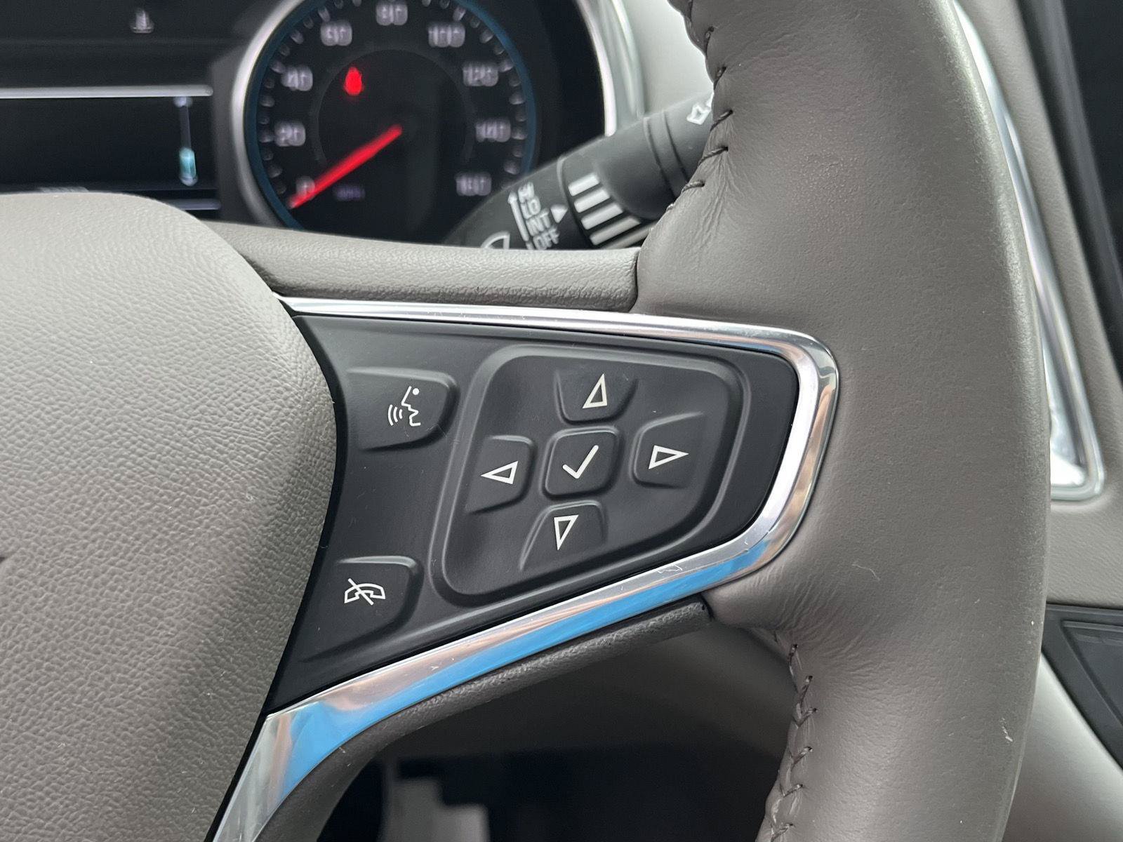 Used 2018 Chevrolet Malibu Premier w/ Premier Sun and Wheel Package FWD image 35