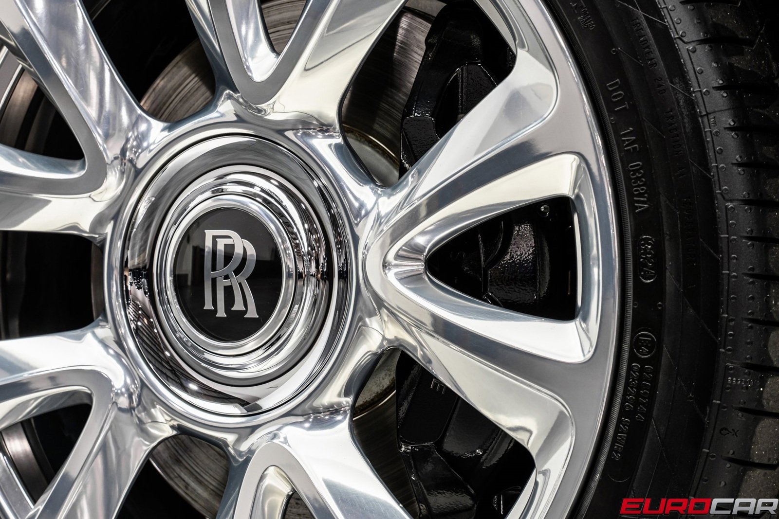 Used 2017 Rolls-Royce Wraith image 21