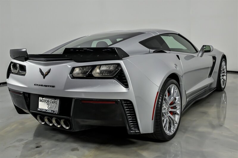 Used 2016 Chevrolet Corvette Z06 w/ 3LZ Preferred Equipment Group RWD image 12
