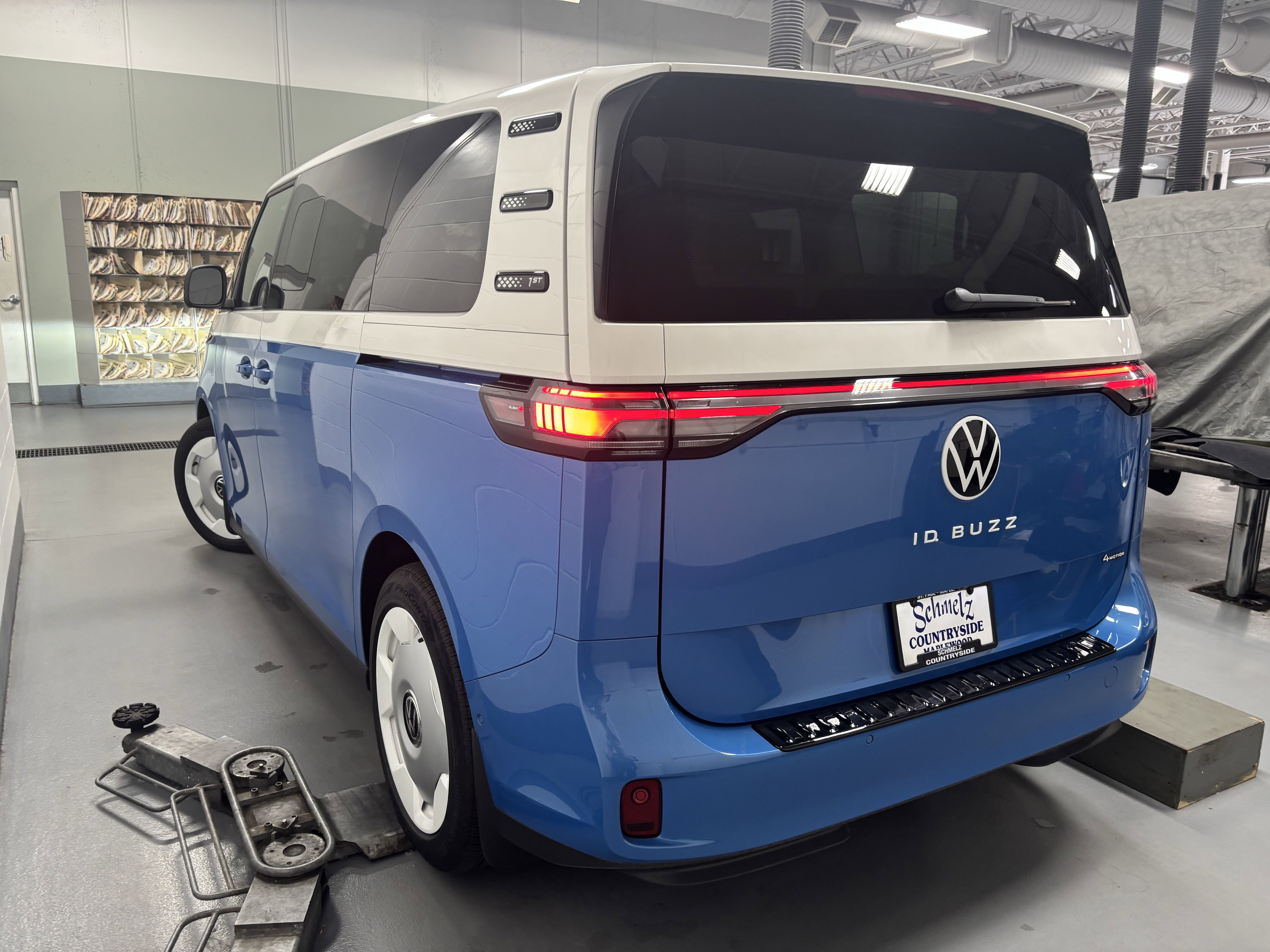 New 2025 Volkswagen ID. Buzz 1st Edition image 9