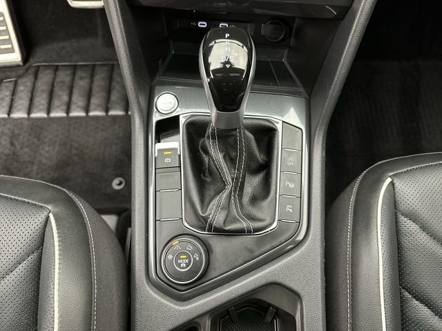 Used 2024 Volkswagen Tiguan SEL R-Line w/ MDO Package, Two-Row image 21