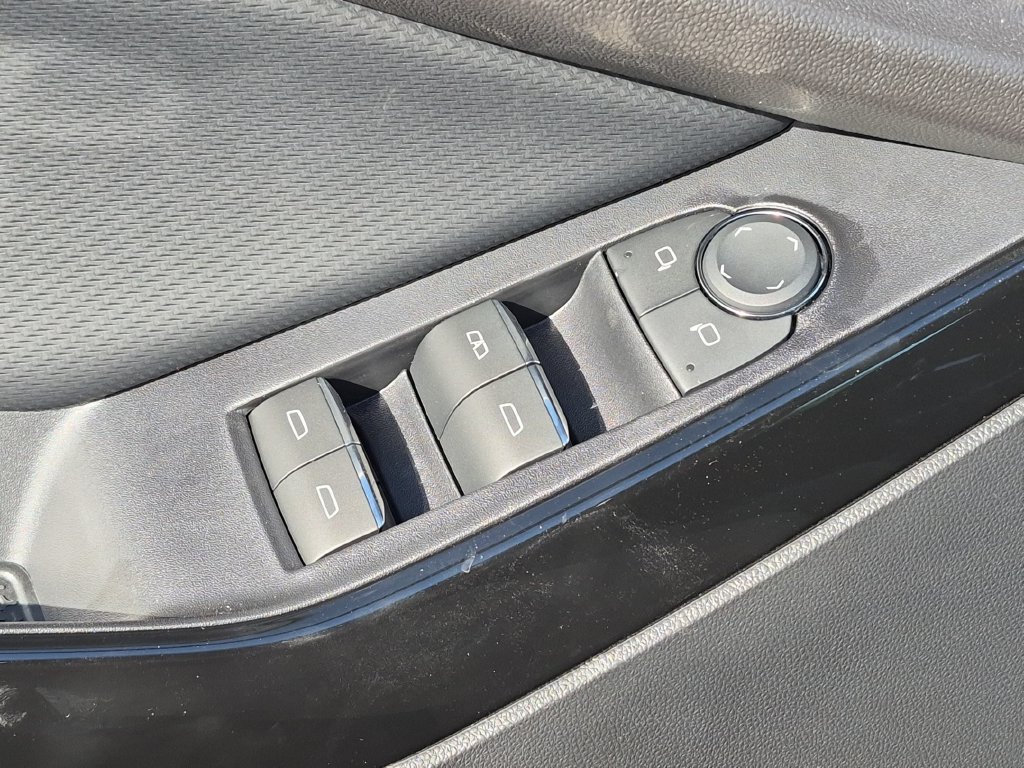 New 2027 Chevrolet Equinox RS w/ Convenience Package III AWD/4WD image 15