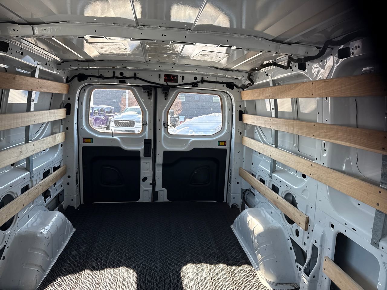 Used 2023 Ford Transit 250 Low Roof AWD w/ Exterior Upgrade Package image 22