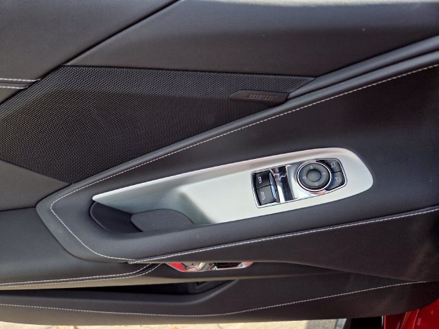 Used 2025 Chevrolet Corvette Z06 RWD image 17