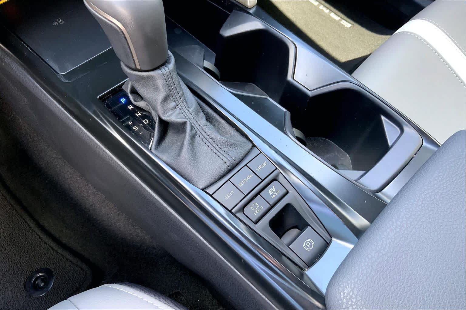 Used 2025 Toyota Camry SE FWD image 67