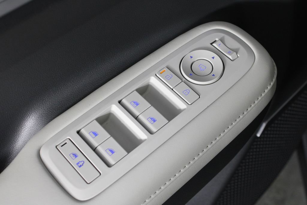 Used 2024 Hyundai Santa Fe Limited image 23