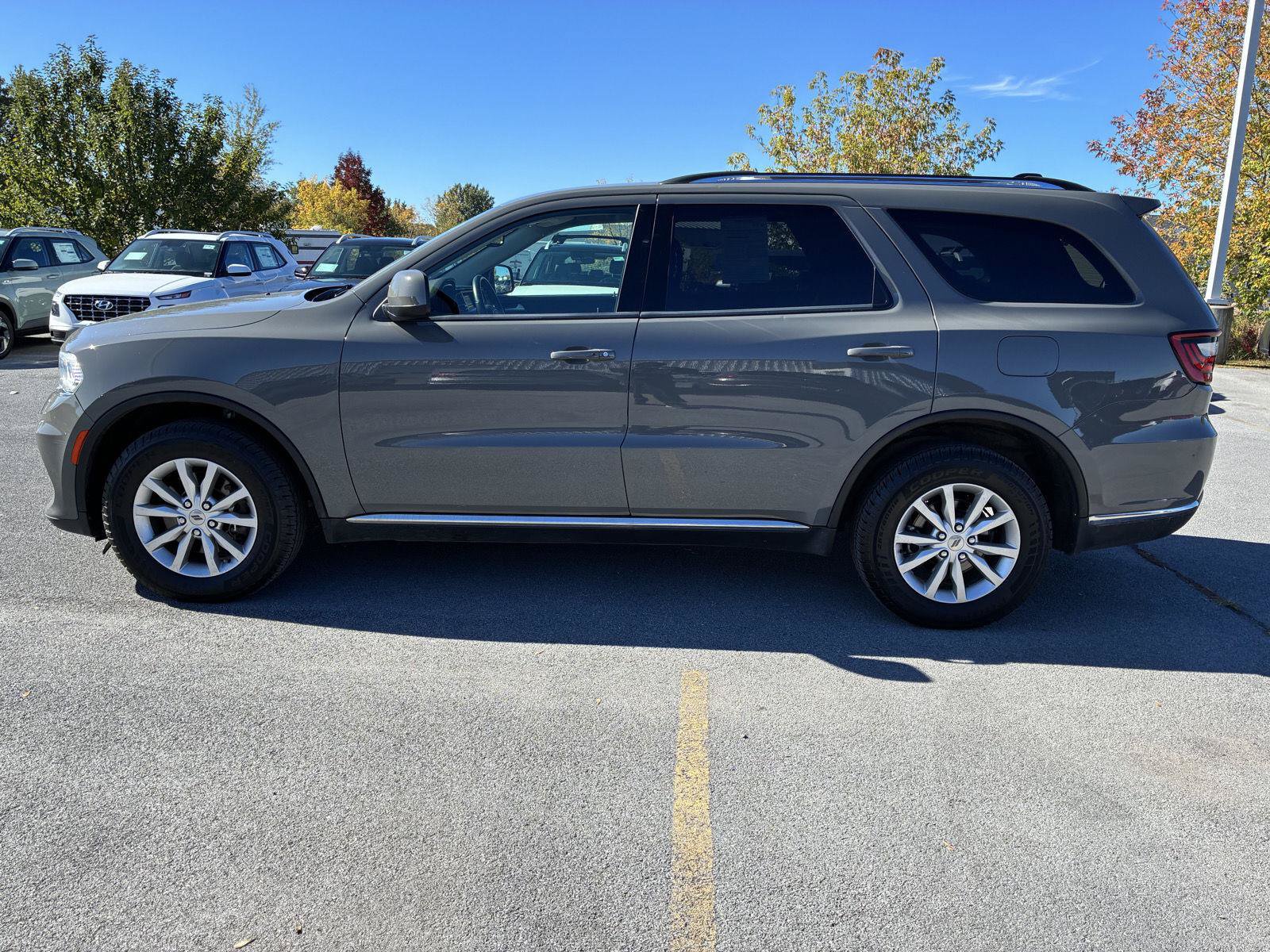 Used 2022 Dodge Durango SXT AWD/4WD image 4