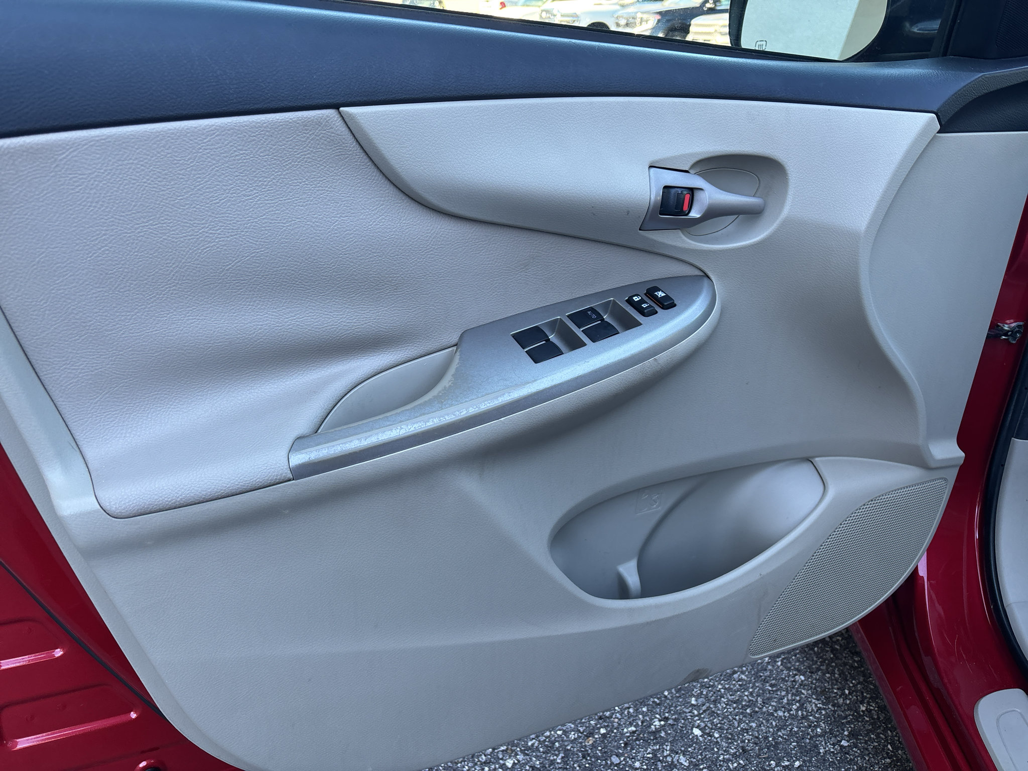 Used 2011 Toyota Corolla LE FWD image 15