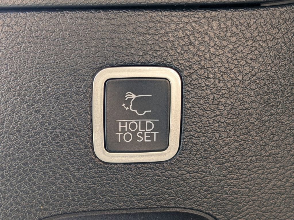 Used 2024 Jeep Wagoneer Series III image 14