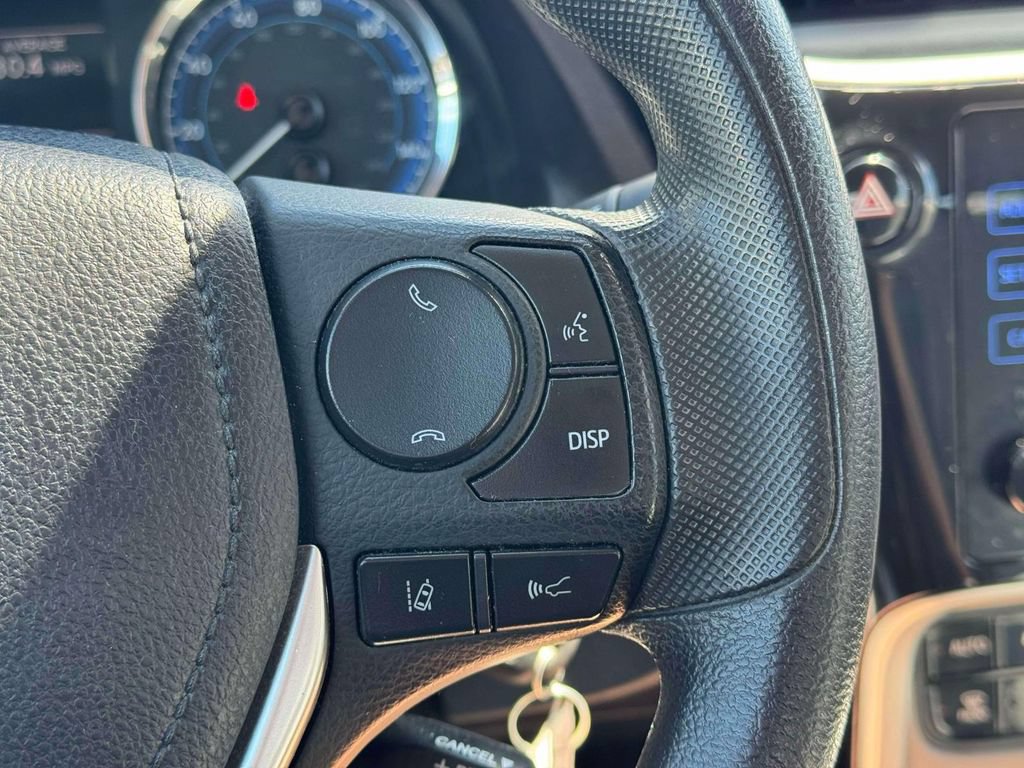 Used 2018 Toyota Corolla LE FWD image 25