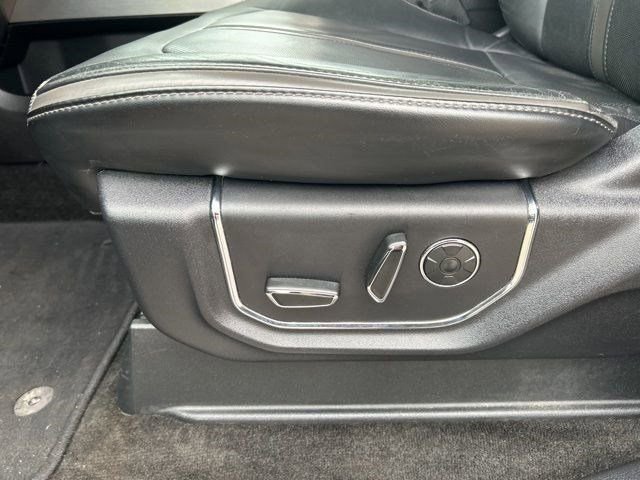 Used 2015 Ford F150 Platinum w/ Equipment Group 701A Luxury image 14